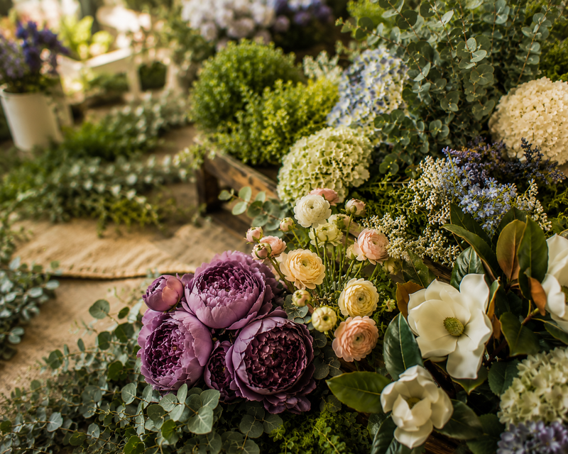 Florals & Greenery