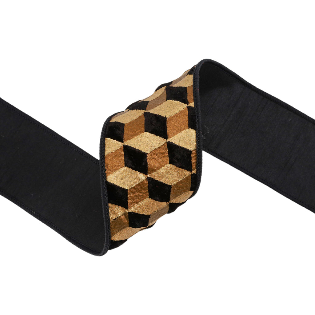 A black elastic belt with a central buckle featuring a 3D optical illusion cube pattern in black and metallic gold.
